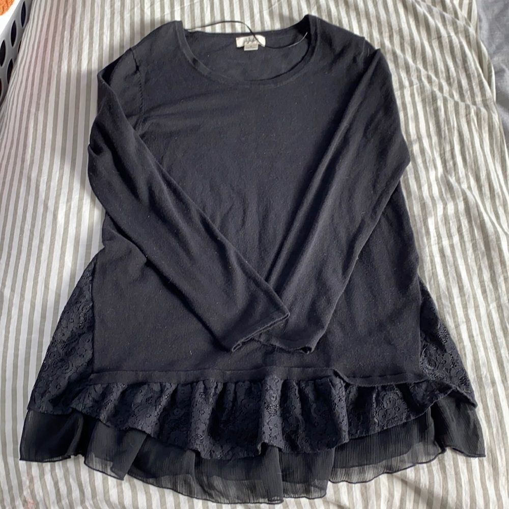Style Co. | Black | Laired Lace Hem Long Sleeve | Size Small